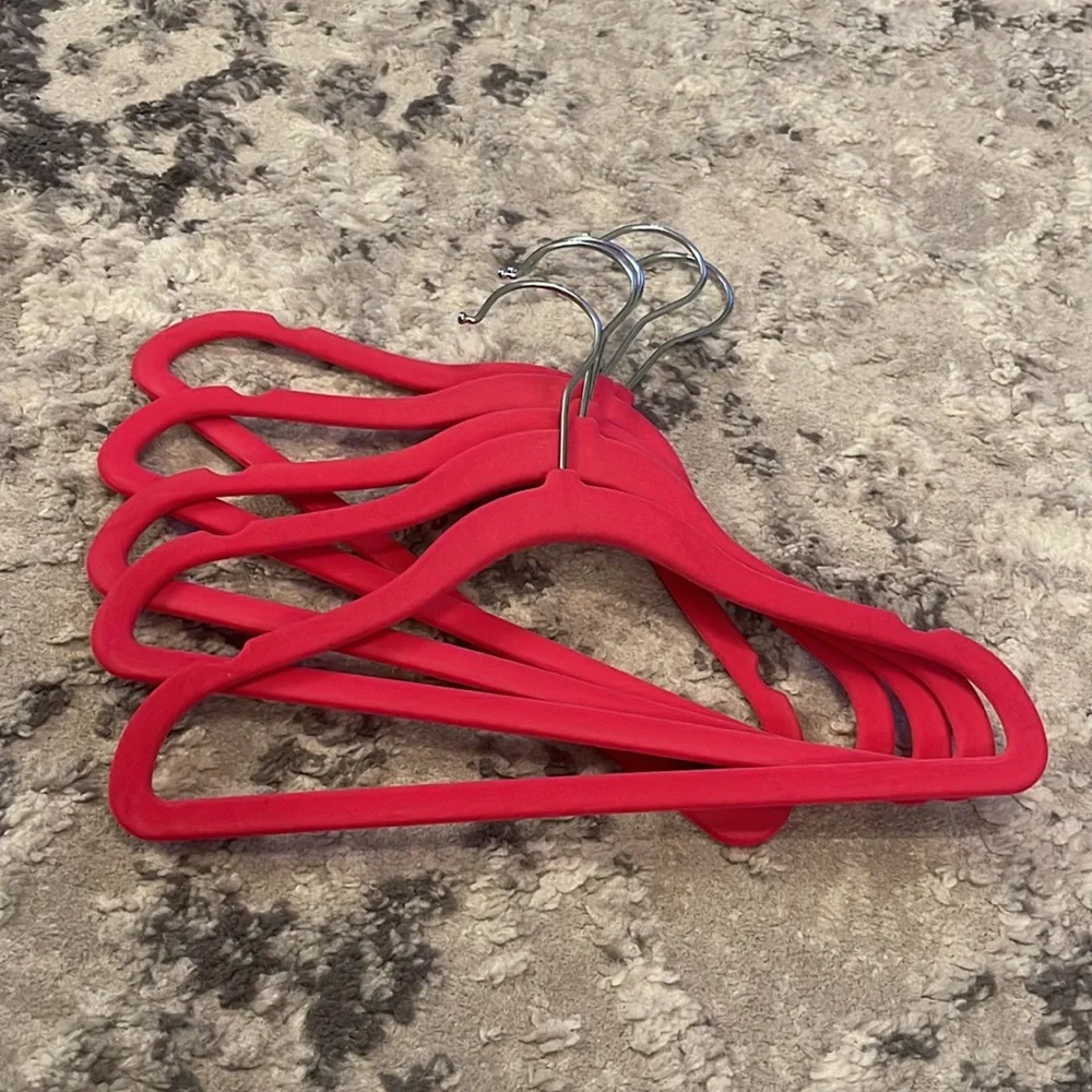 Girls 5 Pack Velvet Pink Hangers